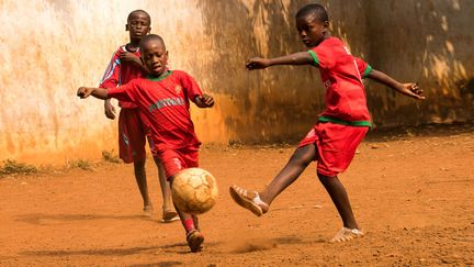 Jeunes footballeurs guinéens (SYLVIE TACHOT-GOAVEC)