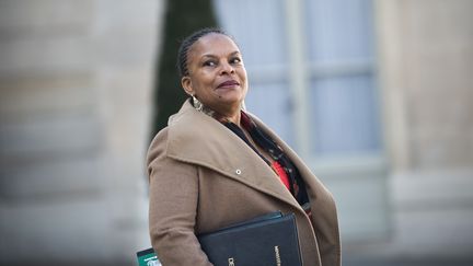 La ministre de la Justice, Christiane Taubira, le 5 mars 2014 &agrave; la sortie du Conseil des ministres &agrave; Paris.&nbsp; (NICOLAS MESSYASZ / SIPA)