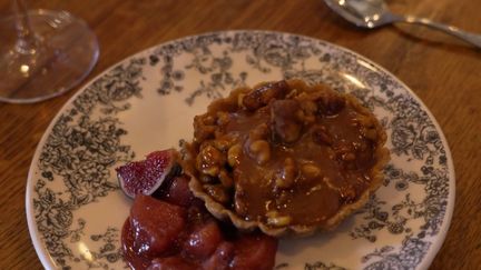 Depuis plusieurs générations, les Castagné récoltent et pressent des noix pour confectionner de l'huile, qui sert à la fabrication de la fameuse tarte aux noix, un incontournable de la cuisine du Lot.