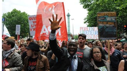  (Ils étaient entre 5.000 et 8.000 entre Bastille et République © Nathanaël Charbonnier)