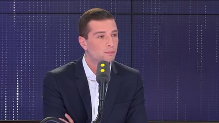 Jordan Bardella,&nbsp;tête de liste du Rassemblement National aux élections européennes, invité du "8h30 Cadet-Dély, jeudi 11 avril 2019.&nbsp; (FRANCEINFO / RADIOFRANCE)