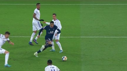 PSG-Real : la presse espagnole salue la "bomba" parisienne Kilian Mbappé (FRANCE 3)