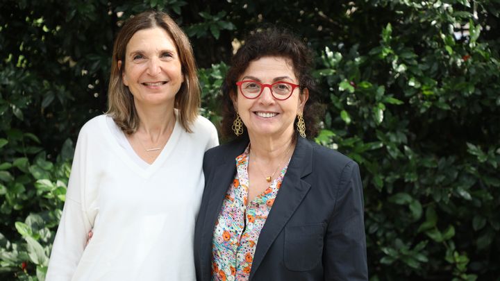 Laurence Tolub et Cathy Lawi, en Israël, le 6 décembre 2023. (ROBIN PRUDENT / FRANCEINFO)