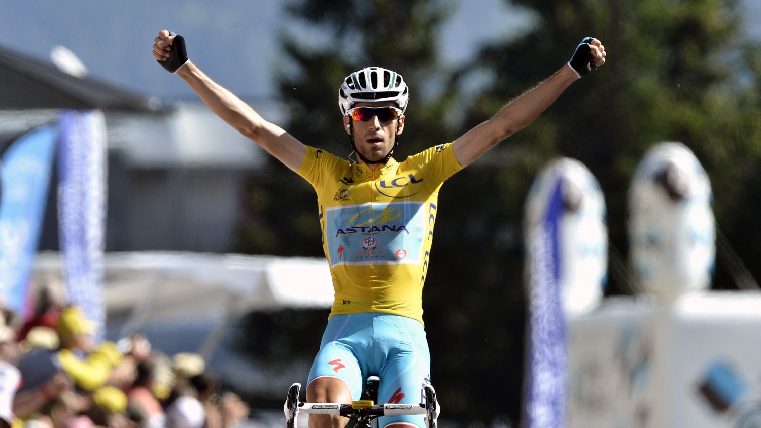 VIDEO. Vincenzo Nibali s'impose en patron à l'arrivée du Tour dans les