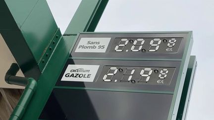 Prix des carburants : la flambée pourrait-elle s'atténuer dans les prochains jours ? (FRANCEINFO)