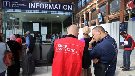 Grève SNCF : les usagers s'adaptent et s'organisent