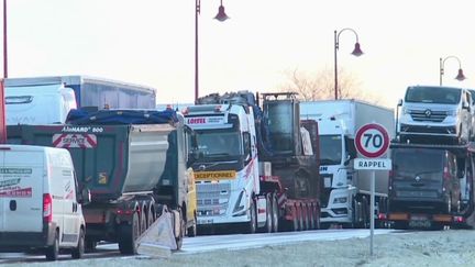 Météo : la circulation perturbée par la neige dans de nombreux départements (France 2)