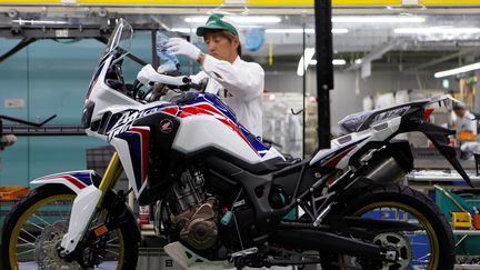 Un ouvrier sur une chaîne de montage de Honda au Japon&nbsp; (? REUTERS STAFF / REUTERS / X01095)