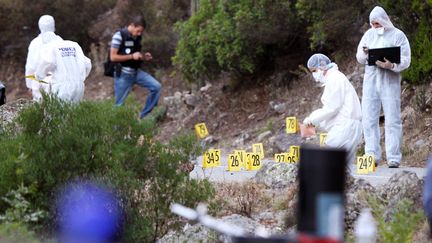 Apr&egrave;s le meutre de Jean-Pierre Colombani, S&eacute;bastien Mattei et Jean Gandolfi, retrouv&eacute;s morts pr&egrave;s de Pont-de-Castirla (Haute-Corse), le 11 septembre 2012. (PASCAL POCHARD-CASABIANCA / AFP)