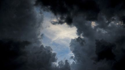 Les violents orages du samedi 15 juin avaient été prévus par Météo France, qui avait placé neuf départements en vigilance orange (photo d'illustration). (JULIEN COQUENTIN / HANS LUCAS)