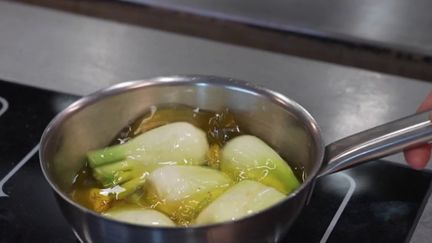 Dans la&nbsp;rubrique "Les&nbsp;Petits Plats dans l'Écran", le 13 Heures vous&nbsp;donne&nbsp;aujourd’hui, samedi 17 septembre, des idées de recette avec un produit de saison, le fenouil, un légume originaire du bassin&nbsp;Méditerranéen. (FRANCE 2)