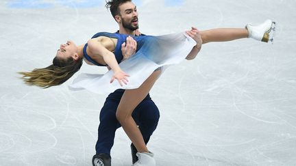 Le couple français de danse sur glace, Gabriella Papadakis et Guillaume Cizeron, durant leur programme libre.