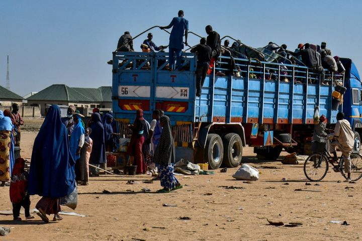 En quelques jours, les milliers de réfugiés vivants dans le camp de Bakassi ont quitté les lieux. Leur avenir est plus qu'incertain, livrés à eux-mêmes et sans ressources. (AUDU MARTE / AFP)