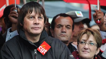 Le secr&eacute;taire g&eacute;n&eacute;ral de la CGT, Bernard Thibault, avec Nadine Prigent, secr&eacute;taire conf&eacute;d&eacute;rale de la f&eacute;d&eacute;ration de la sant&eacute; et de l'action sociale, le 6 novembre 2010 &agrave; Paris. (MIGUEL MEDINA / AFP)