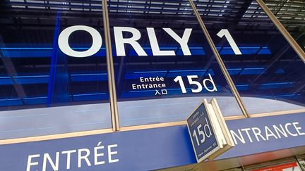 Le terminal 1 de l'aéroport d'Orly, le 5 août 2023. (RICCARDO MILANI / HANS LUCAS / AFP)