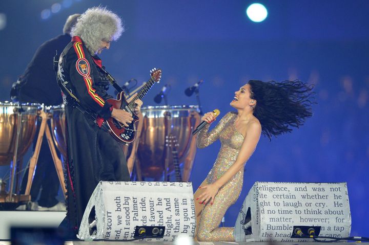 Jesse J et le guitariste de Queen Brian May
 (Leon Neal / AFP)