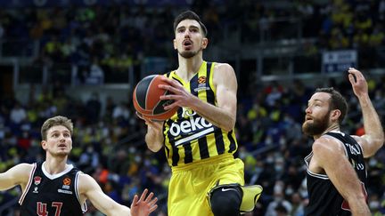 Le Français Nando de Colo sous le maillot de Fenerbahçe.&nbsp; (ALI ATMACA / ANADOLU AGENCY)