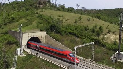 Transports : premier Paris-Lyon pour la compagnie ferroviaire Trenitalia (FRANCE 3)