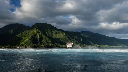 Photograph of the judges' tower at Teahupoo in Tahiti, French Polynesia, on August 11, 2023, during the WSL Shiseido Tahiti professional surfing event.  (BEN THOUARD / AFP)