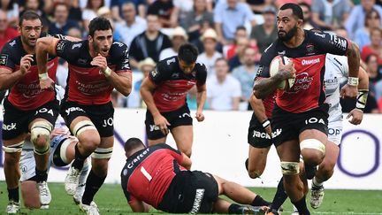 Samu Manoa sonne la charge des Toulonnais (BORIS HORVAT / AFP)