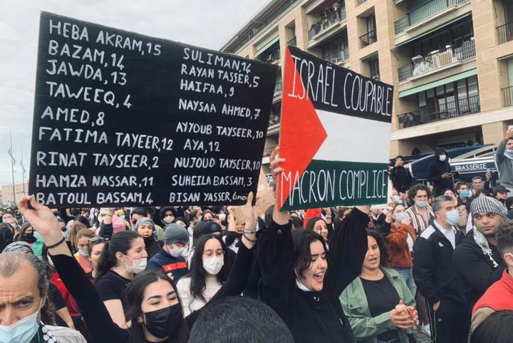 Des manifestants venus soutenir les Palestiniens, à Marseille, le 15 mai 2021. (LAURA CADEAU / FRANCE 3 PACA)
