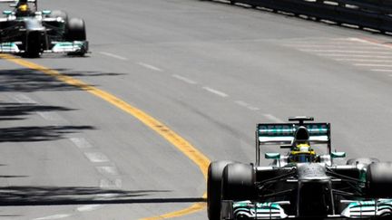 Nico Rosberg devant Lewis Hamilton, les Flèches d'Argent en action