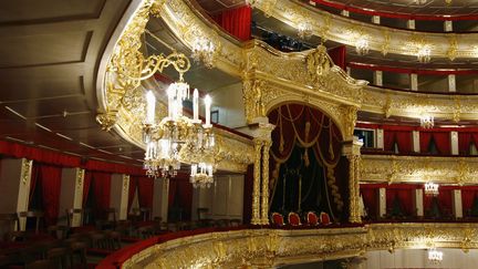 Le balcon du Bolcho&iuml;, &agrave; Moscou (Russie), en octobre 2011, avant le gala d'inauguration du th&eacute;&acirc;tre, ferm&eacute; pendant 6 ans pour travaux. ( ANTON GOLUBEV / REUTERS)