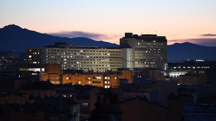 L'hôpital de la Timone, à Marseille, le 19 décembre 2017. (ANNE-CHRISTINE POUJOULAT / AFP)