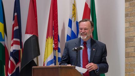 Tibor P. Nagy lors de la réception organisée à l'université Texas Tech (Etats-Unis) à l'occasion de son départ à la retraite (image publiée le 4 janvier 2018).  

	  (TTU Office of International Affairs)