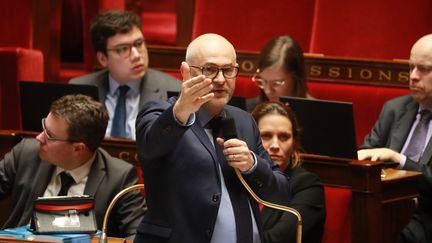 Le secrétaire d'Etat aux Retraites, Laurent&nbsp;Pietraszewski, devant l'Assemblée nationale, le 24 février 2020. (LUDOVIC MARIN / AFP)