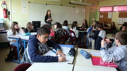 Envoyé spécial le samedi. Le collège qui dénote.