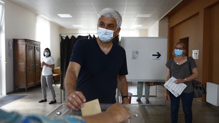 Le président sortant de la région Normandie, Hervé Morin, lors du premier tour des élections régionales, le 20 juin 2021. (SAMEER AL-DOUMY / AFP)