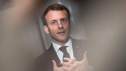 Emmanuel Macron à Saint-Barthélémy d'Anjou (Maine-et-Loire), le 31 mars 2020. (LOIC VENANCE / AFP)