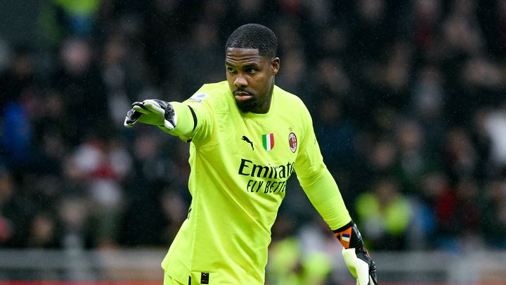 Mike Maignan lors d'un match de Serie A entre l'AC Milan et la Salernitana, le 13 mars 2023 à San Siro. (GIUSEPPE MAFFIA / AFP)