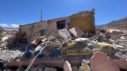 Une vue des maisons détruites après le séisme de magnitude 6,8 dans la ville de Talat N'Yaaqoub, au Maroc, le 11 septembre 2023. (SAID ECHARIF / ANADOLU AGENCY / AFP)