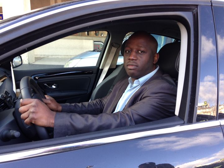 Moussa Sacko emploie&nbsp;20 chauffeurs&nbsp;Loti. (SIMON GOURMELLET / FRANCETV INFO)