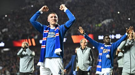 Le milieu de terrain des Glasgow Rangers, John Lundstram, après la demi-finale victorieuse contre Leipzig en Ligue Europa, à Glasgow (Ecosse) le 5 mai 2022 (OLI SCARFF / AFP)