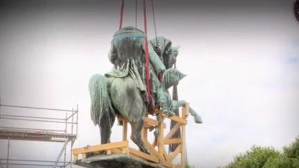 Remplacer la statue de Napoléon par celle de l'avocate et féministe Gisèle Halimi, le sujet fait polémique à Rouen (Seine-Maritime). France 2 fait le point. (FRANCE 2)