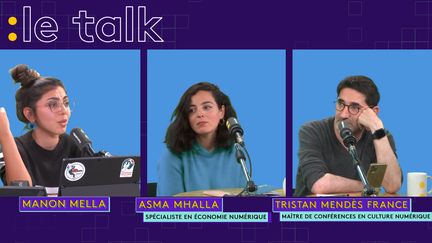 Asma Mhalla, spécialiste des enjeux géopolitiques du numérique, et Tristan Mendès France, maître de conférences, spécialiste des cultures numériques, invités du Talk franceinfo le 24 novembre 2022. (CAPTURE D'ECRAN TWITCH)