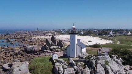 Bretagne : immersion auprès des phares indissociables de la région