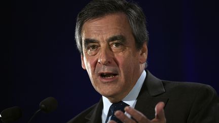 L'ancien Premier ministre et candidat Les&nbsp;Républicains à&nbsp;l'élection présidentielle 2017, Francois Fillon, lors d'une réunion&nbsp;à&nbsp;Oyonnax (Ain), le 19 janvier 2017.  (PHILIPPE DESMAZES / AFP)