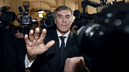 De l'affaire Cahuzac aux écoutes commanditées par François Mitterrand, la Ve République a connu des épisodes de mensonges mémorables.