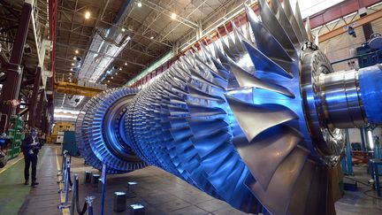 Une section de la turbine à gaz 9HA produite à l'usine General Electric de Belfort. (FREDERICK FLORIN / AFP)