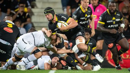 La Rochelle et Toulouse se retrouvent dès la première journée du Top 14, dimanche 5 septembre. (XAVIER LEOTY / AFP)