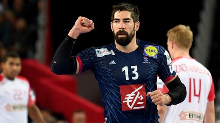 Nikola Karabatic serre le poing lors du match face au Danemark, le 28 janvier 2018, à Zagreb (Croatie). (MONIKA SKOLIMOWSKA / DPA-ZENTRALBILD / AFP)