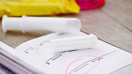 VRAI OU FAKE. La vaccination contre le Covid-19 a-t-elle des conséquences sur les cycles menstruels ?