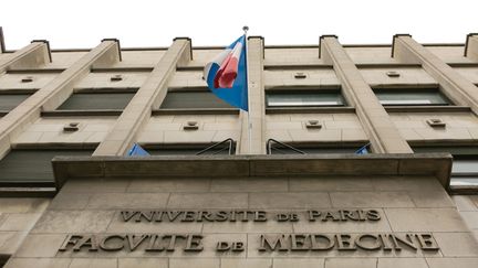 L'entrée de l'Université Paris-Descartes, à Paris, le 18 septembre 2020.&nbsp; (MAXPPP)