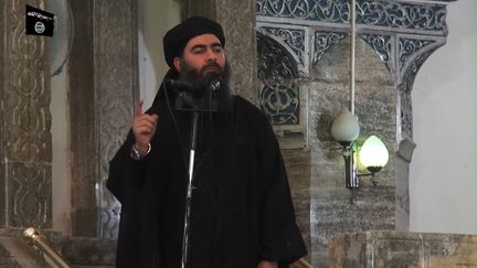 Le chef du groupe État islamique, Abou Bakr Al-Baghdadi, dans une vidéo de propagande diffusée en juillet 2014. (AFP)