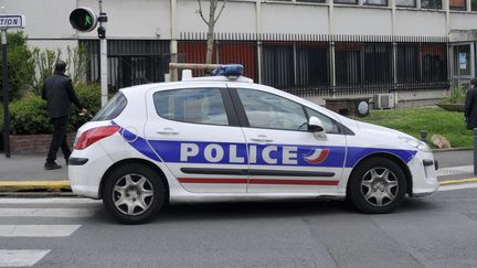 Une voiture de police aux Lilas (Seine-Saint-Denis), le 28 mars 2017. (SERGE ATTAL / ONLY FRANCE / AFP)