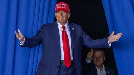 Donald Trump en campagne dans le Wisconsin, le 6 octobre 2024. (BRETT JOHNSEN / NURPHOTO / AFP)